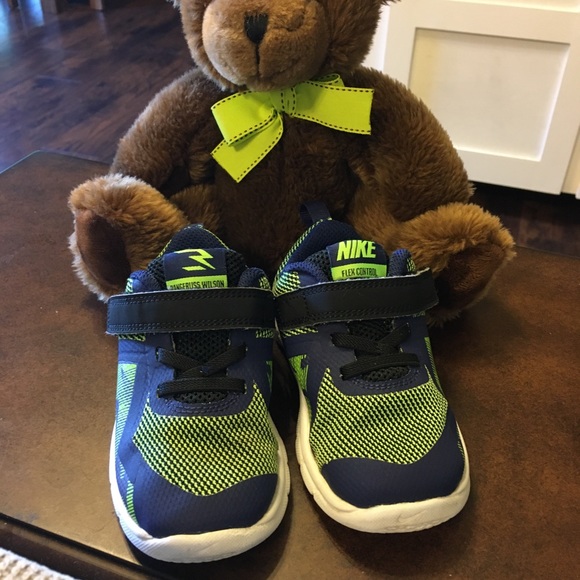 Nike Other - Nike Flex Control Toddler Sneaker; Size 7